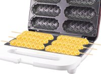 geöffneter Beper P101CUD100 Waffeleisen mit Waffeln am Spiess