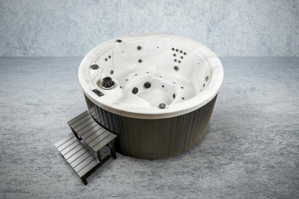 Outdoor-Whirlpool für pure Entspannung im Garten