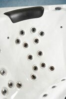 Outdoor Whirlpool für 3 Personen