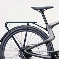 Urtopia Carbon One E-Bike mit montiertem Gepäckträger hinten – passgenaues, leichtes Zubehör in Schwarz