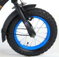 Klingel und Reflektoren in den Pedalen für bessere Sichtbarkeit