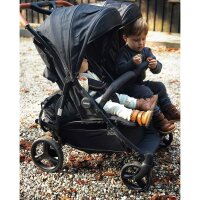 Babytrold Zwillingsuggy schwarz Ansicht im Profil mit...
