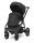 Kinderwagen in leicht schräger Frontansicht, sichtbar mit Sonnenverdeck, Sicherheitsbügel, Vier-Rad-Fahrgestell und geräumigem Unterkorb.