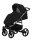 Kinderwagen in leicht schräger Seitenansicht, sichtbar mit Sonnenverdeck, Sicherheitsbügel, Vier-Rad-Fahrgestell und geräumigem Unterkorb.