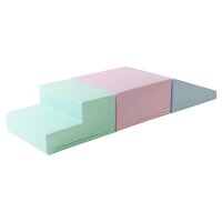 Bunte Schaumstoffspielmatte mit Stufen und schräger...