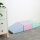 Bunte Schaumstoffspielmodule in Form von Rampen und Treppen