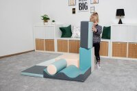 Bunte Spielbausteine in verschiedenen Formen und Farben für Kinder