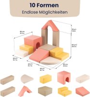 Kinder spielen mit modularen Bausteinen in einem hellen Raum