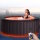 Whirlpool Purehaven Aurora mit Menschen die Feiern und Spass haben