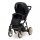 Kinderwagen in Seitenansicht, sichtbar mit Sonnenverdeck, Sicherheitsbügel, Vier-Rad-Fahrgestell und geräumigem Unterkorb.