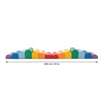 Bunte Schaumstoffbausteine in verschiedenen Farben und Formen angeordnet