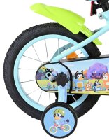 Buntes Kinderfahrrad mit stabilen Reifen und niedlichem...