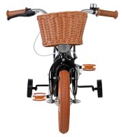 Schwarzes Kinderfahrrad mit Korb und orangefarbenen Pedalen