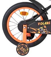 Schwarzes Kinderfahrrad mit orangefarbenen Reifen und...