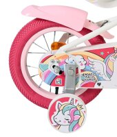 Kinderfahrrad mit pinken Reifen und Einhorn-Motiv auf dem...