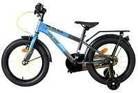 Kinderfahrrad mit blauer Lackierung, stabilen Reifen und Stützrädern