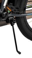 Fahrradständer und Pedal an einem Fahrradrahmen mit Reifen