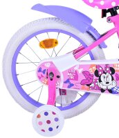 Fahrrad mit Korb für zusätzlichen Komfort und Stauraum