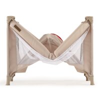 Faltbarer Spielplatz mit Netzseiten in neutralen Farben