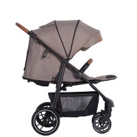 Kinderwagen in Beige mit verstellbarem Sonnendach und großen Rädern