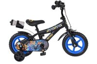 Schwarzes Kinderfahrrad mit blauen Rädern und...