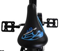Schwarzer Fahrradsattel mit blauer Schrift und Flammenmuster