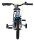 Kinderfahrrad mit Stützrädern, blauer Rahmen und schwarzen Reifen