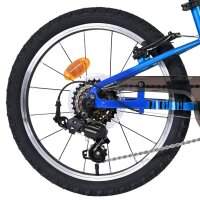 Blaues Fahrrad mit Hinterrad, Kette und Shimano-Schaltung...
