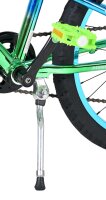 Bunt lackiertes Fahrrad mit grünem Pedal und verchromtem Ständer