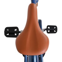 Braunes Fahrrad-Sattel mit Pedalen, von oben betrachtet