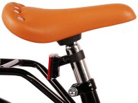 Brauner Fahrradsattel aus Kunstleder mit verstellbarem Halterungsmechanismus
