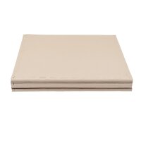 Drei stapelbare, beige Kartonplatten mit genähten Kanten