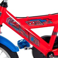 Roter Fahrradrahmen mit Spider-Man-Motiven und blauen Pedalen