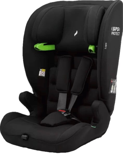 Osann Lupo i-Size Black – Frontansicht mit geschlossenem 5-Punkt-Gurt, mitwachsender Kindersitz für Kinder von 76 bis 150 cm