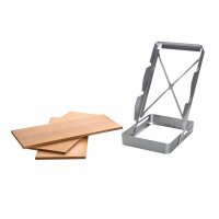 Die Maße der Treppe betragen aufgebaut 30 x 28 x 26 cm und geklappt 30 x 15 x 5 cm.